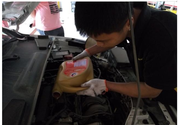 全合成机油多久换一次？换太早白白浪费钱