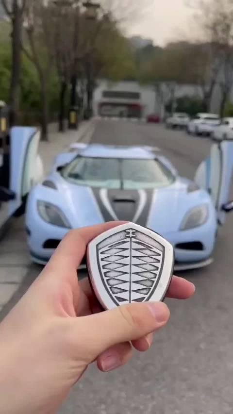 科尼塞克Agera，14年上牌、7000公里，刚做完全车大保养