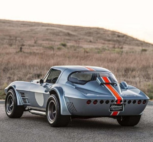 图为1963款科尔维特C2车型