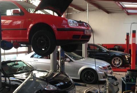 别再被4S店坑了,汽车的这些部件根本不需要原厂,别当冤大头!