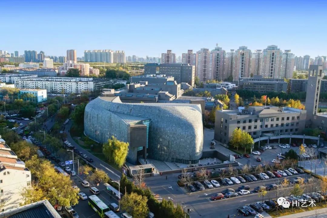 商务系列之美院女孩儿：如何用艺术思维颠覆传统商业逻辑