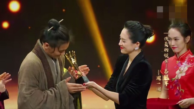 《演员的诞生》中,章子怡便带领周一围战胜了翟天临和蓝盈莹,成为了总