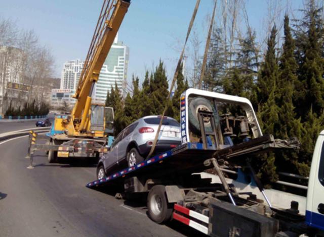 高速上遇到天价拖车费,别傻傻给钱,交警:他们都怕你打一个电话休闲区蓝鸢梦想 - Www.slyday.coM 高速上遇到天价拖车费,别傻傻给钱,交警:他们都怕你打一个电话休闲区蓝鸢梦想 - Www.slyday.coM