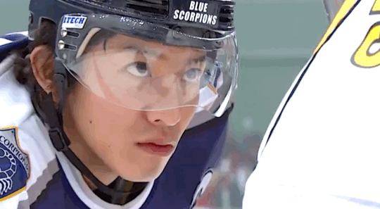 同款冰球服造型 粉丝都说肖战像木村拓哉 果然帅哥都是相似的