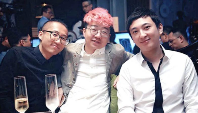 从脱口秀天才到跳梁小丑!身价12亿的李诞是怎样“作死”的? 从脱口秀天才到跳梁小丑!身价12亿的李诞是怎样“作死”的?