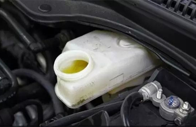 刹车油到了公里数或时间必须更换吗？有故障现象再换可以吗？