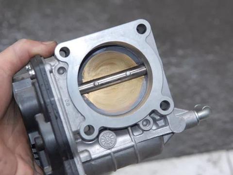 汽车2万公里必须清洗节气门吗？不洗有什么影响？