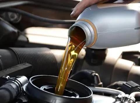 使用全合成机油已经跑了5000公里,可以单独换机滤,不换机油吗?