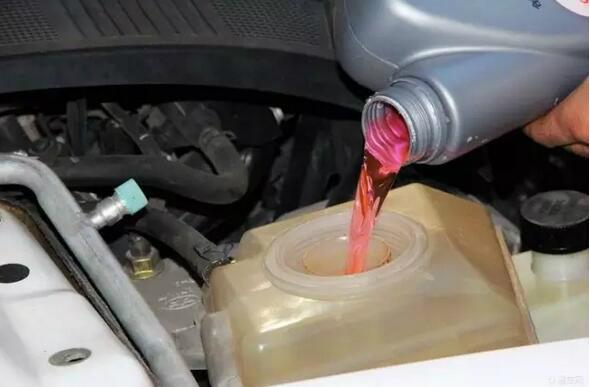 如何选择并更换防冻液？