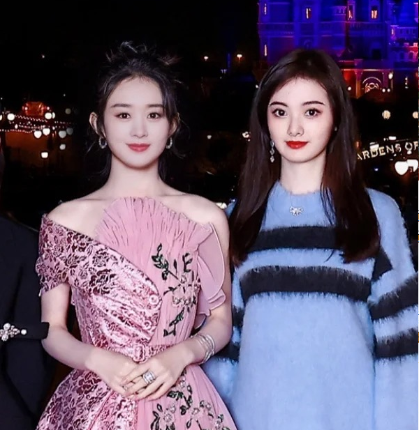 明星和网红同框：赵丽颖五官精致，梅婷素颜扛打，关晓彤巴掌脸