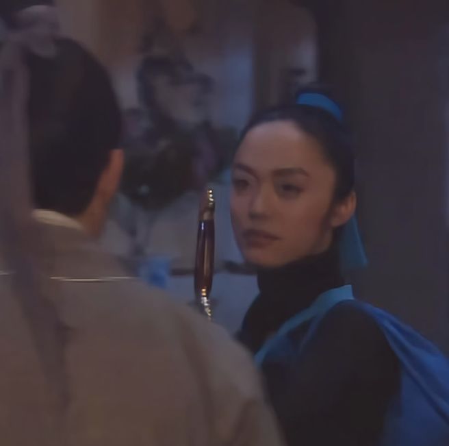 回看《武林外传》第一集,郭芙蓉初到同福客栈,秀才眼神耐人寻味