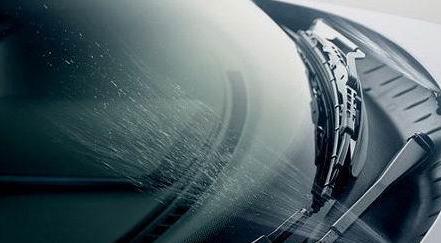 九成车主都没做到 雨刮这样用寿命延长