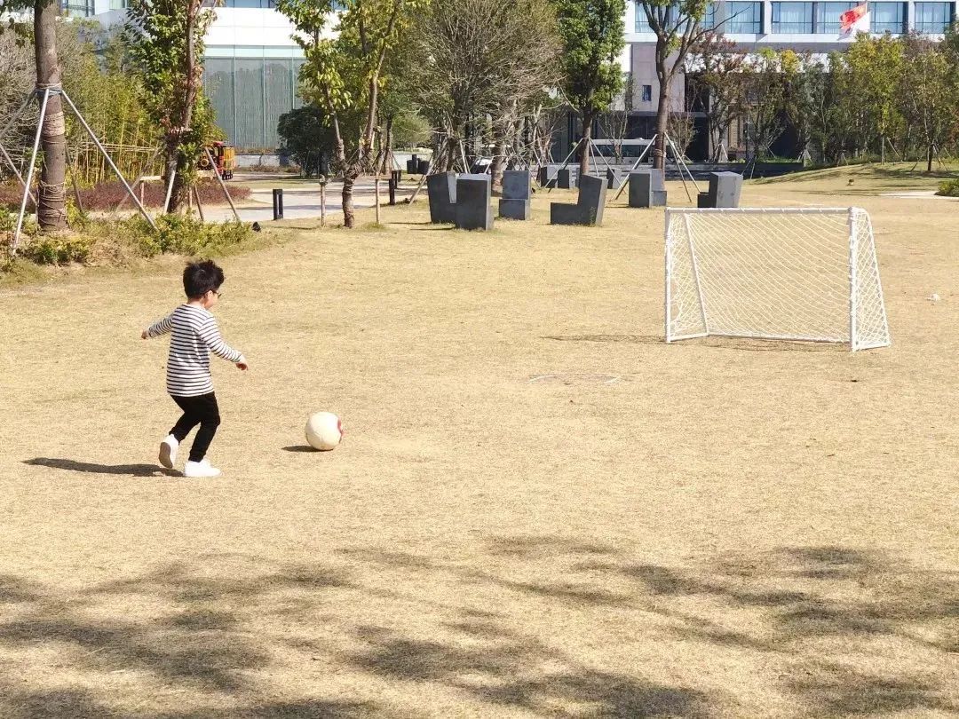 ¥1388/2晚 渔洋山景搬入阳台客房!5000㎡亲子游乐区太赞!踏青赏花必住太湖畔口碑万丽酒店!周末节假日不加价!休闲区蓝鸢梦想 - Www.slyday.coM ¥1388/2晚 渔洋山景搬入阳台客房!5000㎡亲子游乐区太赞!踏青赏花必住太湖畔口碑万丽酒店!周末节假日不加价!休闲区蓝鸢梦想 - Www.slyday.coM