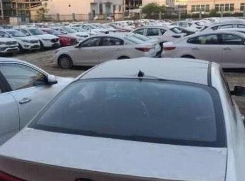 又一合资车“扛不住”了!仓库出现大量库存车,网友：自作自受!