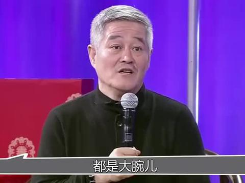 闫学晶：从武警到央视春晚，凭什么被赵本山冯巩潘长江三人力捧？