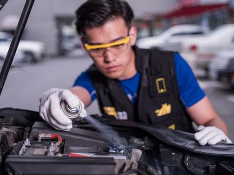 春雨连绵 小心汽车蓄电池“长毛”