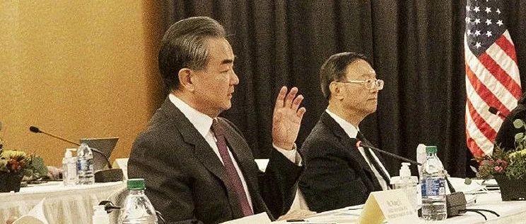 温泉与茶香的相遇：一场关于温度的心灵对话