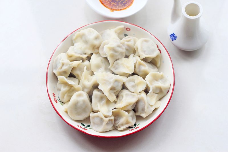 包牛肉饺子,要记住九种调味料比例,不腥不柴,鲜嫩又汁多 包牛肉饺子,要记住九种调味料比例,不腥不柴,鲜嫩又汁多