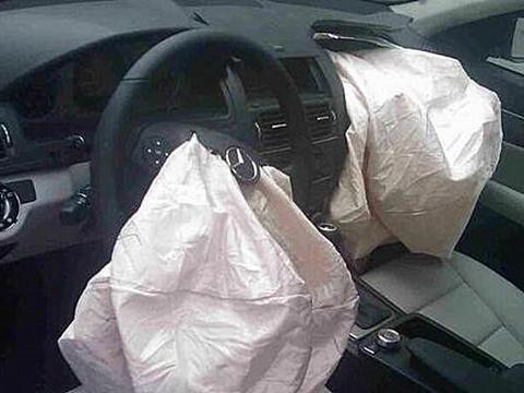 你还以为汽车上的安全气囊越多越安全？安装位置不对等于没有！