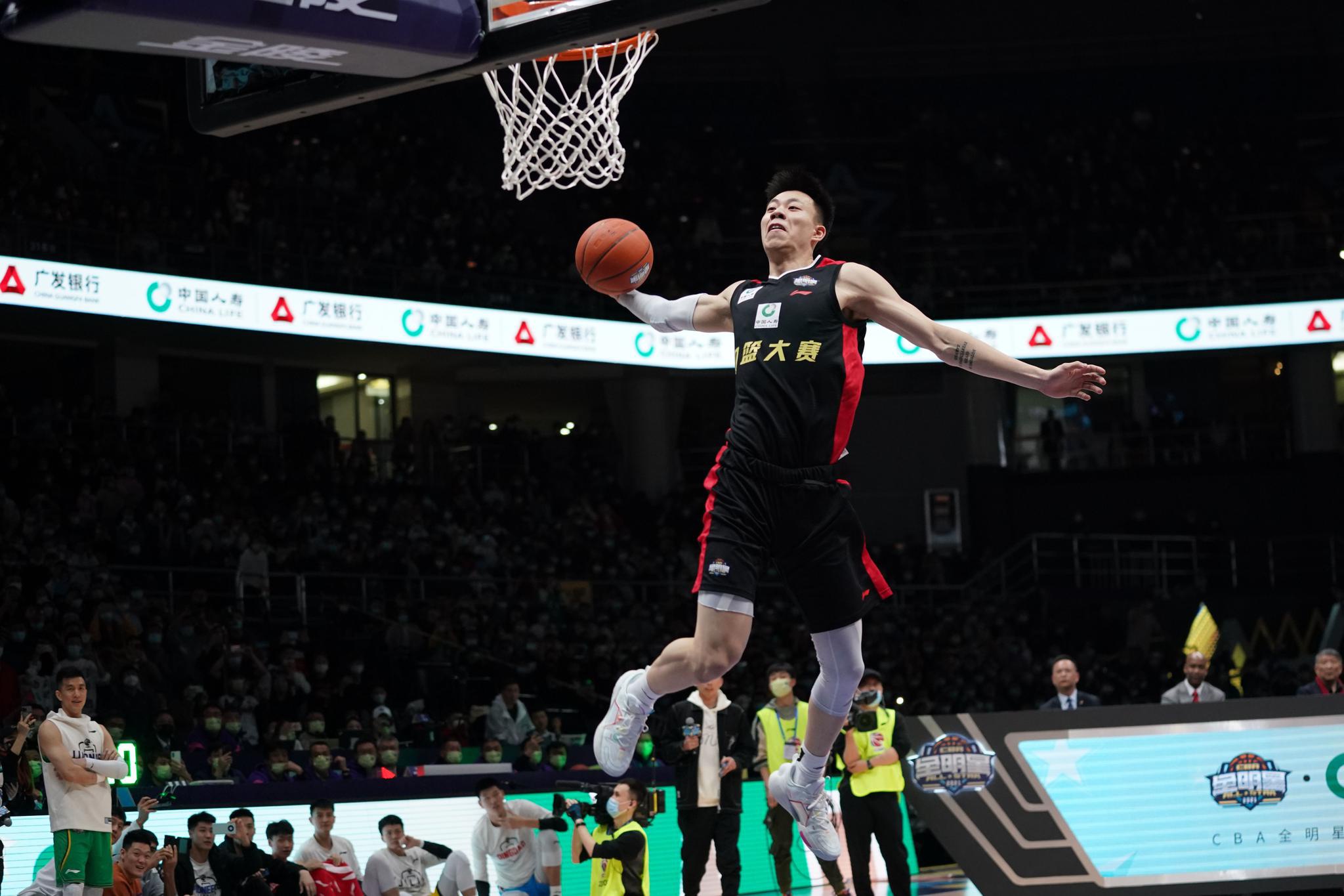 篮球——cba全明星赛:张镇麟获扣篮大赛冠军