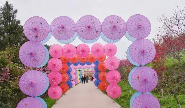 四川广元市的万亩桃花正是最佳赏花期,一年只有一次 四川广元市的万亩桃花正是最佳赏花期,一年只有一次