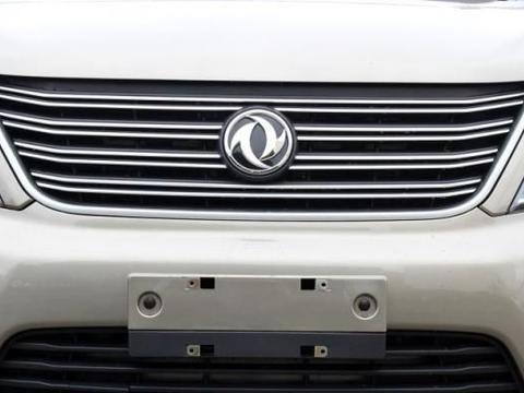 五菱宏光S遇到强大对手,东风汽车2个版本进行夹击,满足国VI