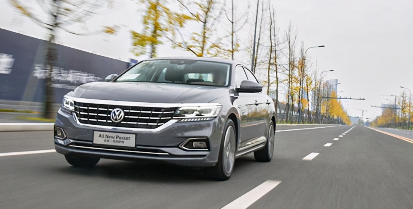 同期出道B级车如何选 大众帕萨特对比现代索纳塔