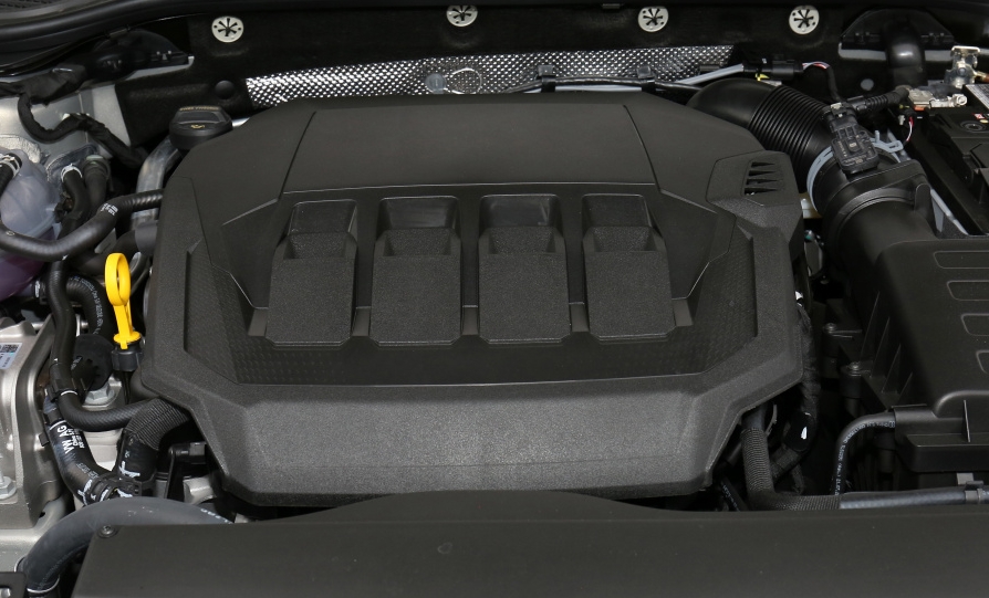 同期出道B级车如何选 大众帕萨特对比现代索纳塔