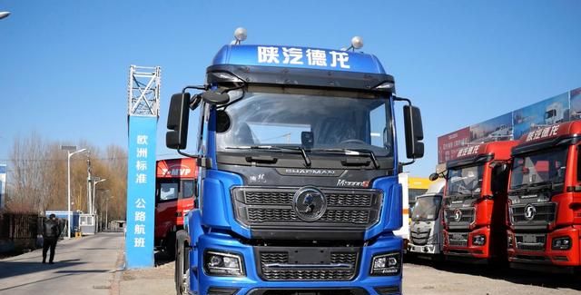 陕汽德龙新M3000图片,陕汽德龙新m3000s图片 30万就能拿下煤炭砂石料运输好车 陕汽德龙m3000s惊艳众人
