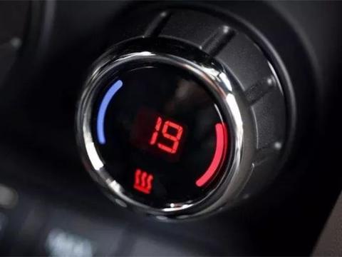 为什么有的车在冬天要用纸板把水箱挡住？能加快热车速度吗？