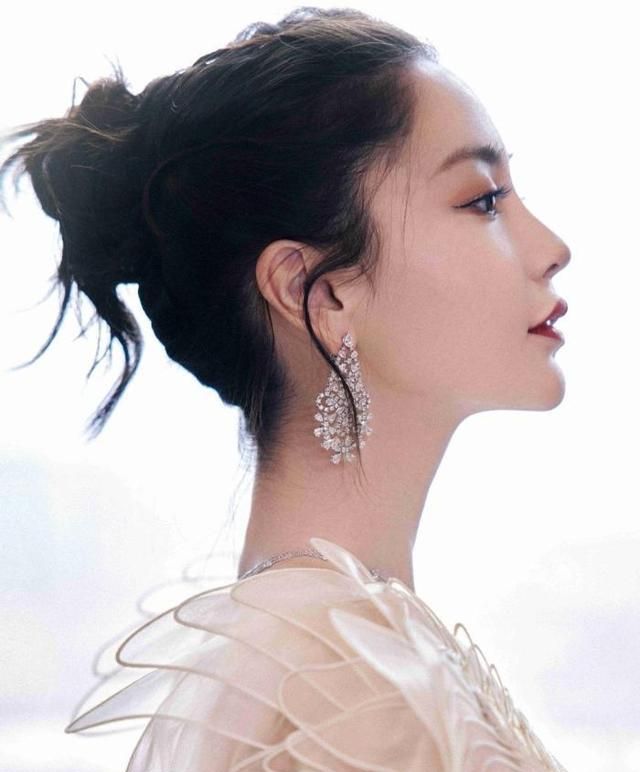 angelababy侧脸照片,angelababy侧脸 在网民们晒黑的精致图中,angelababy的侧脸真的很棒,她的五感比例