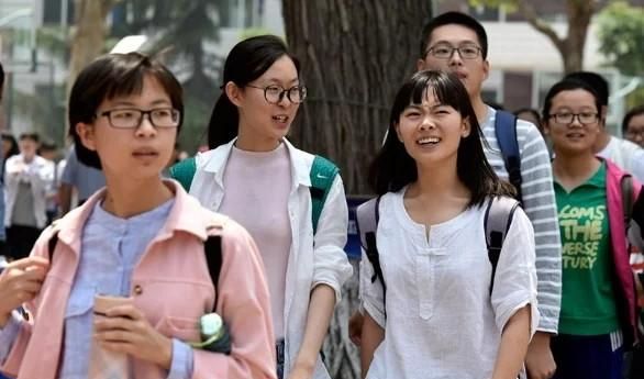 有种“现实”叫考不上本科是智商问题,三本生应聘,却因学历被刷 有种“现实”叫考不上本科是智商问题,三本生应聘,却因学历被刷