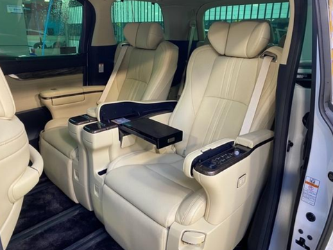 老板们注意啦！丰田威尔法现身广州国际采购车展，尊贵不失灵动