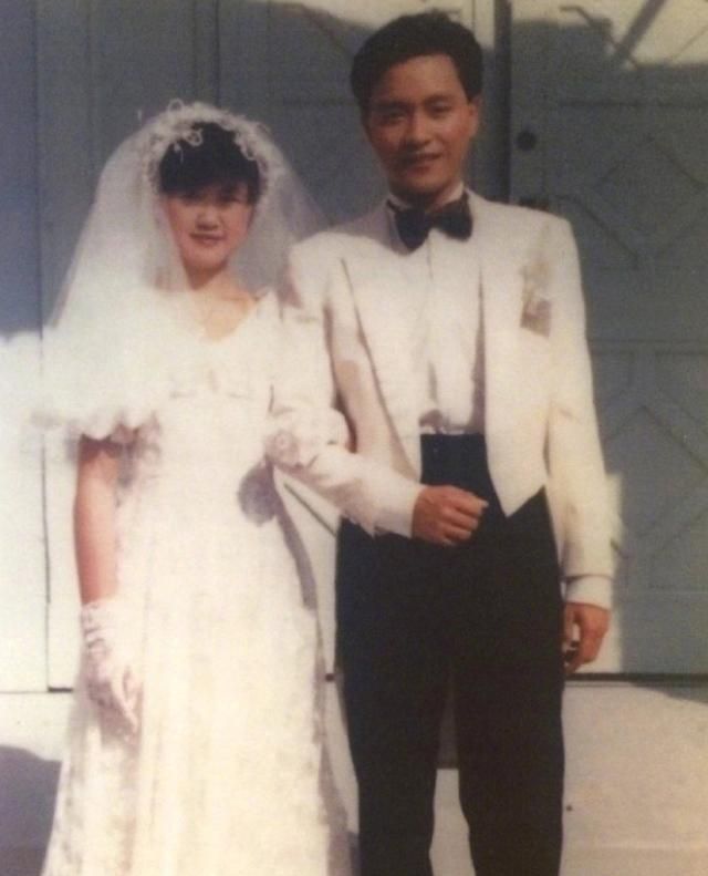 粉丝晒与张国荣婚纱照,10位"老婆"曝光,表白:已嫁过不必再嫁