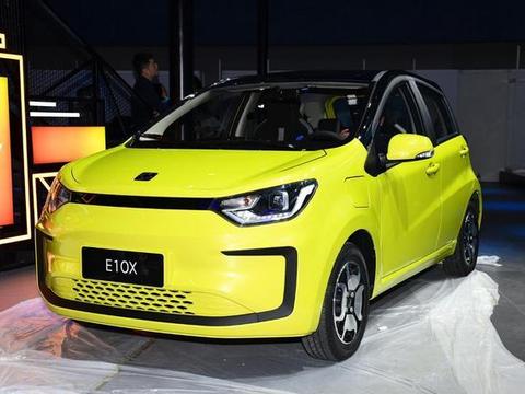 预算4万，该选宏光MINI EV还是思皓E10X？