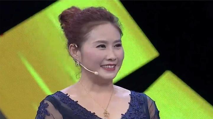门当户对:男嘉宾丧偶二十年,如今上台相亲,牵手漂亮女