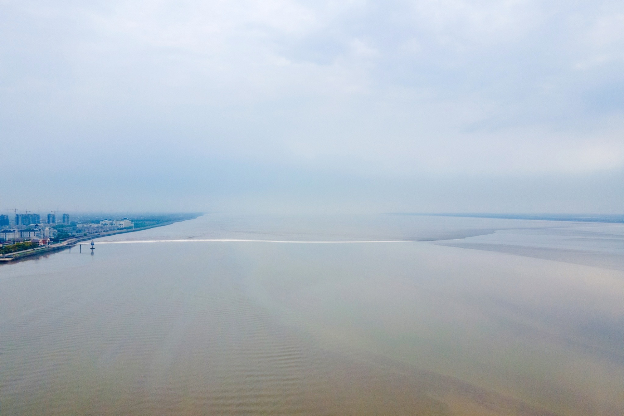 海宁观潮胜地公园，有着观潮第一胜地的美誉，你想去吗？