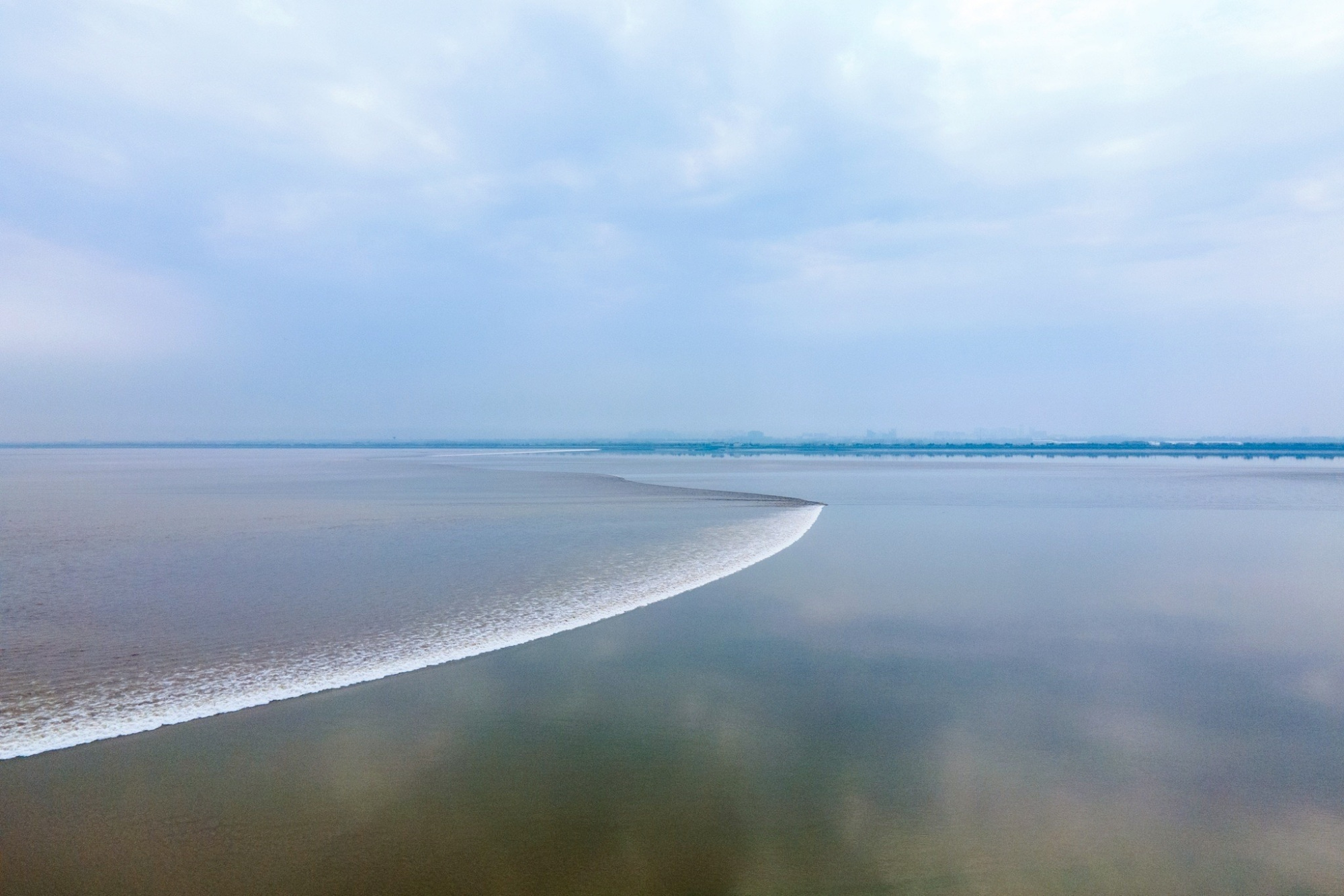 海宁观潮胜地公园，有着观潮第一胜地的美誉，你想去吗？