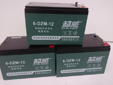 电动车的电池不耐用？“戒掉”3种最伤电池的充电方式，多用2年