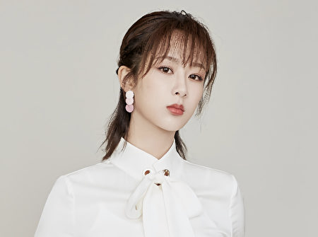 粉丝向左，欢瑞向右：杨紫与炮火中的《沉香如屑》