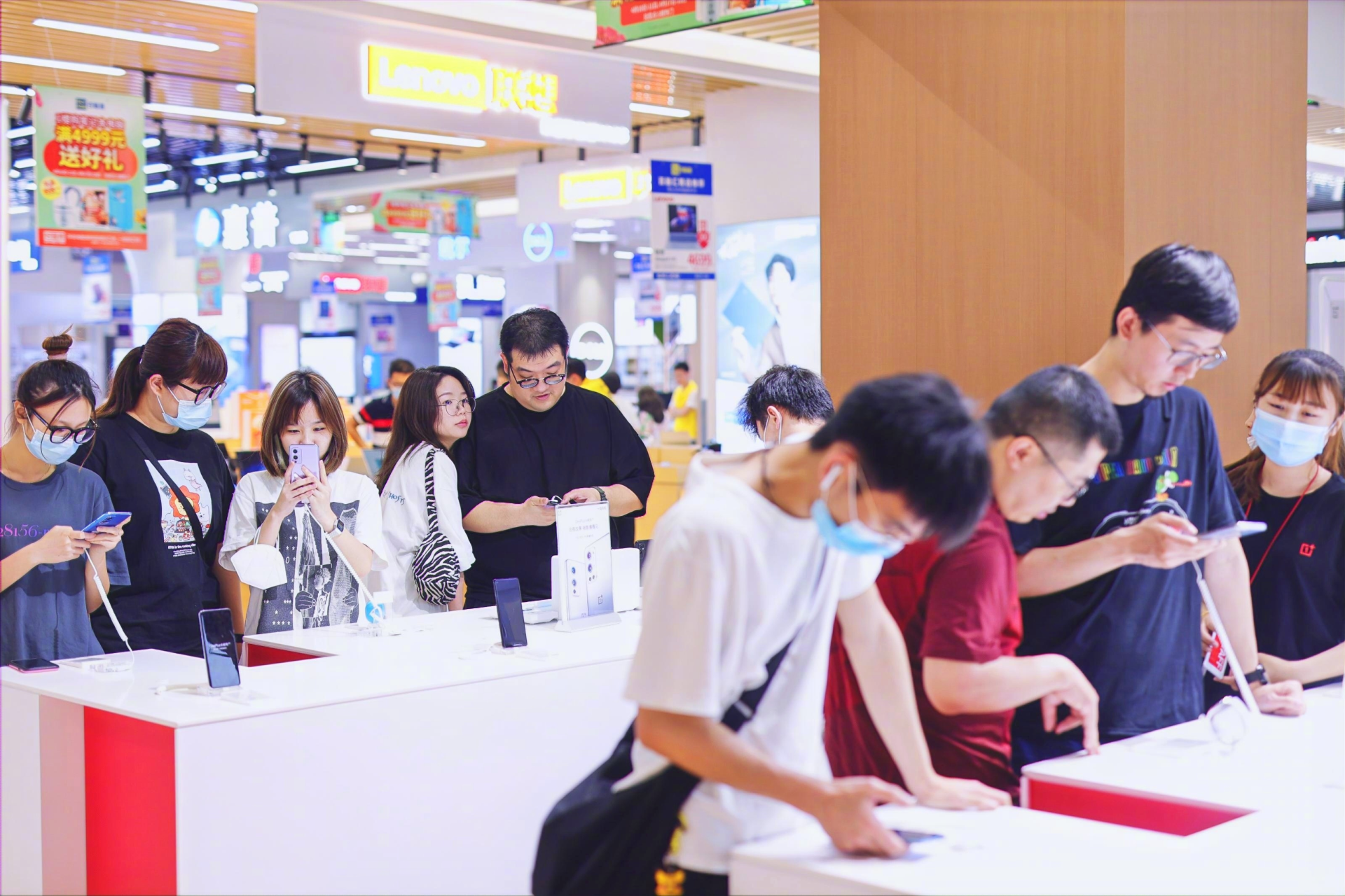 有苹果、华为等老用户,他们第一次用一加,到底是什么感受?休闲区蓝鸢梦想 - Www.slyday.coM 有苹果、华为等老用户,他们第一次用一加,到底是什么感受?休闲区蓝鸢梦想 - Www.slyday.coM