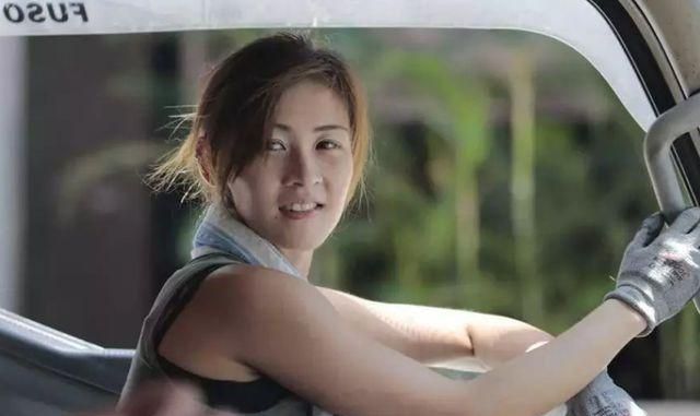 香港一美女搬运工,因颜值太高被富二代看中,后来结局怎样?