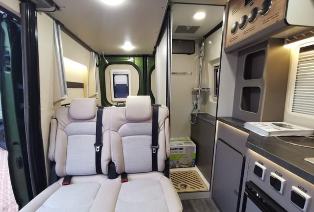 20多万入门短轴v90b型房车!5座配厨卫,10万公里长质保