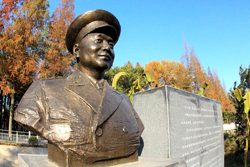 他是杨虎城亲信，西安事变发挥重要作用，1955年被授予中将军衔