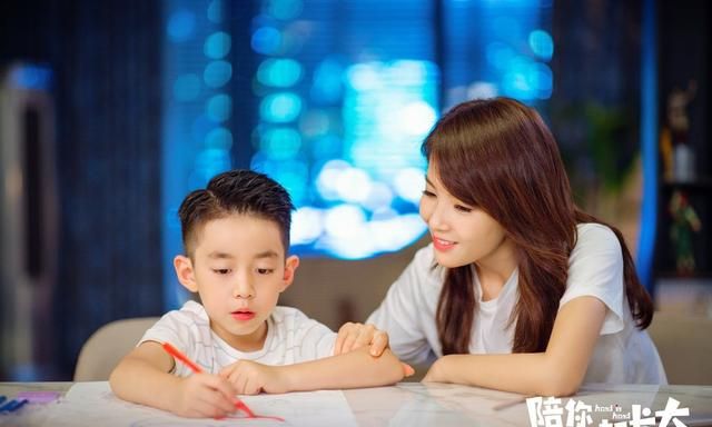 刘涛,颖儿,陶昕然,胡可共同出演的《陪你一起长大》播出后,赢得了