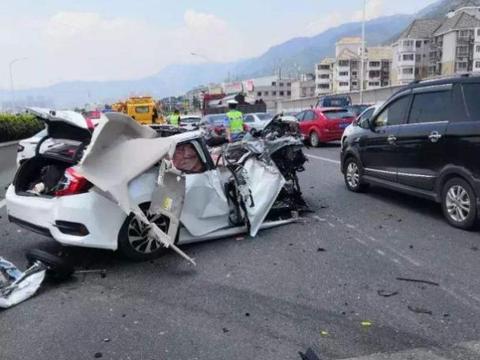 三者险买100万合适吗？听听离职定损员咋说，别白白花了冤枉钱