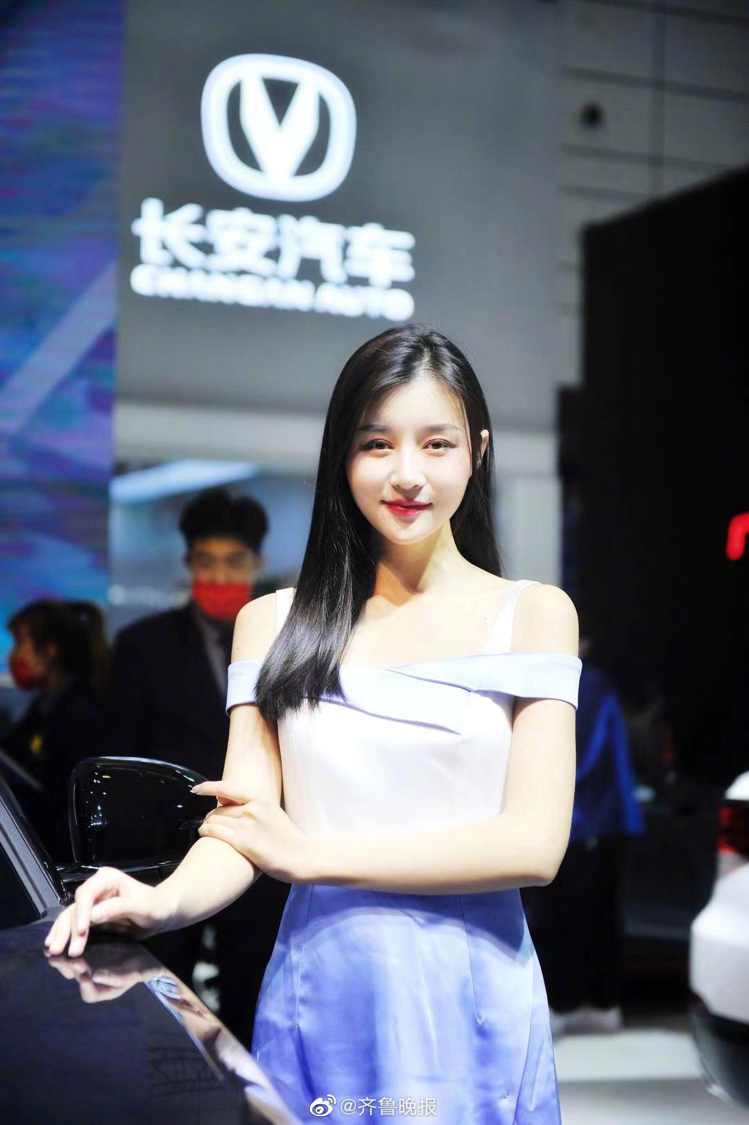 太亮眼！你们想要看的靓丽车模都在这了，还有酷炫男模