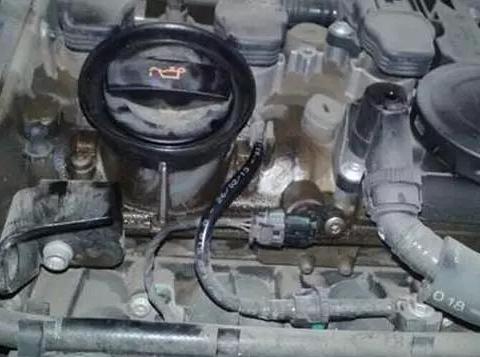 汽车“尿尿”~不是小事~赶紧修车！