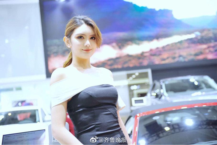 有图有真相，看看咱齐鲁国际车展这规模、这人气、这帅哥美女……
