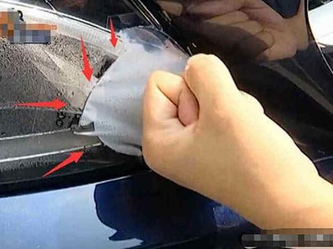 男子开奔驰洗车，大灯被冲破索赔2万3遭拒，4S店：送2次保养